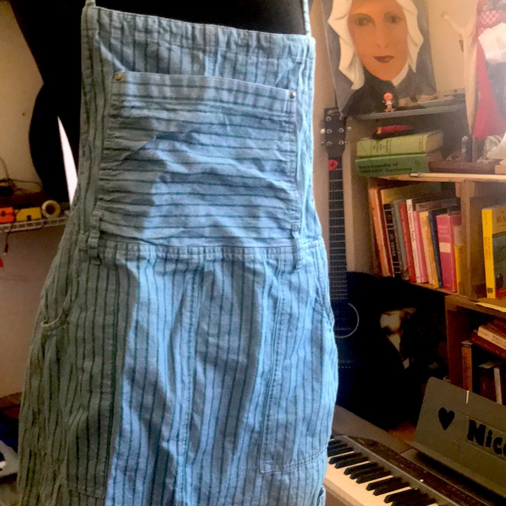 RVCA smock, jumper , spaghetti straps pocket